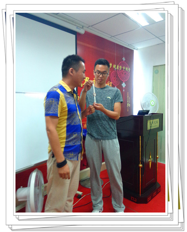 易視界獲獎伙伴上臺領獎