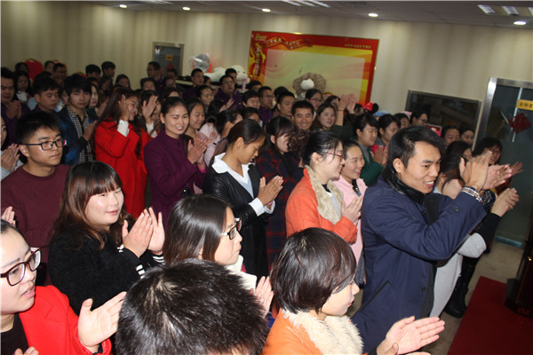 易視界實業(yè)10月嘉獎會暨11月啟動大會