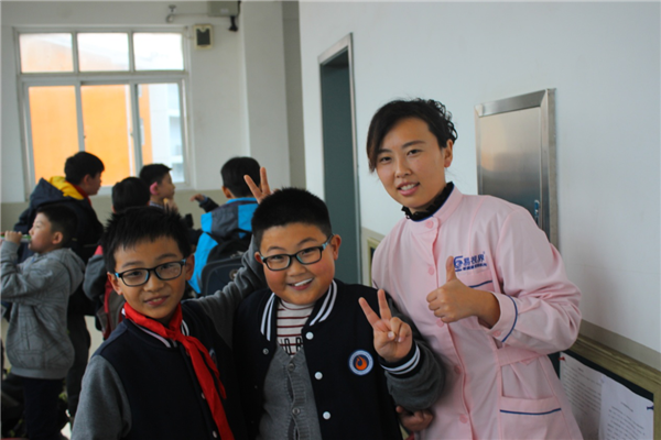 易視界眼健康機構(gòu)走進鄭東實驗小學