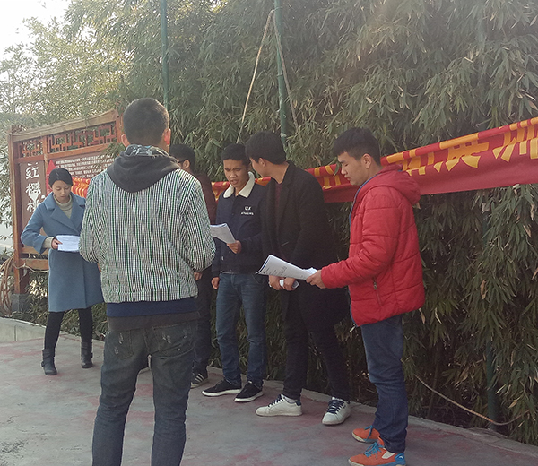 易視界第二期黃埔軍校小伙伴們認真學(xué)習(xí)中