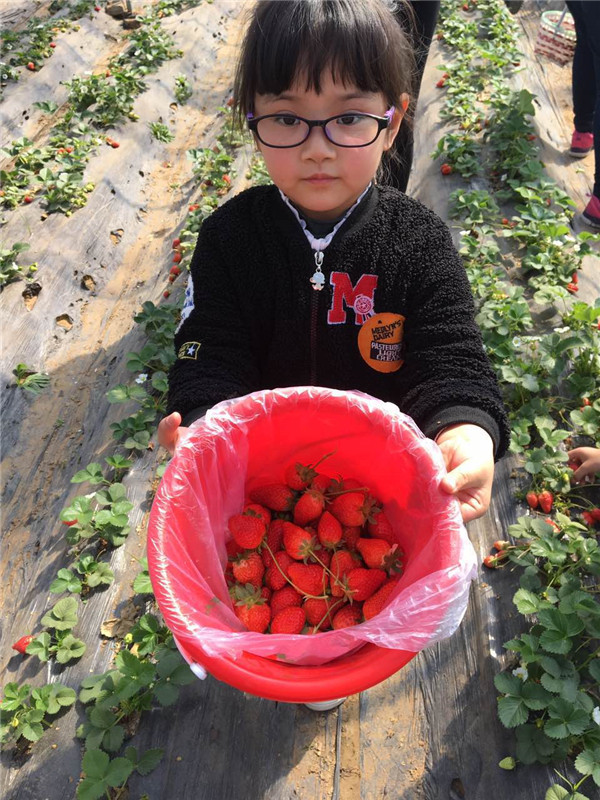 易視界小客戶開(kāi)心的展示自己的勞動(dòng)成果