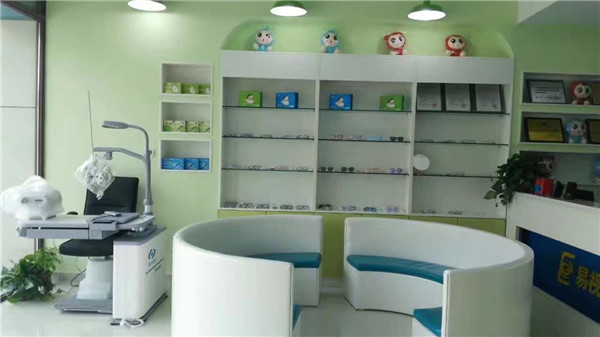 易視界邢實店室內(nèi)環(huán)境