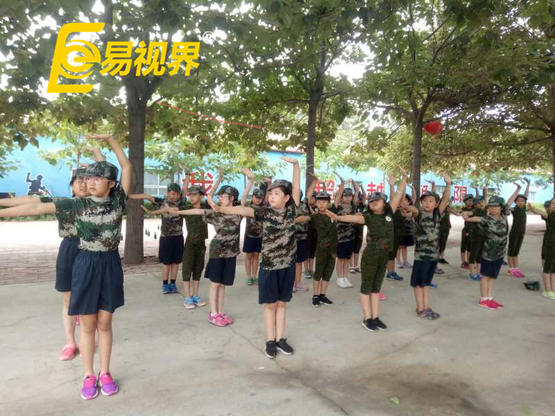 小伙伴人認(rèn)真訓(xùn)練中