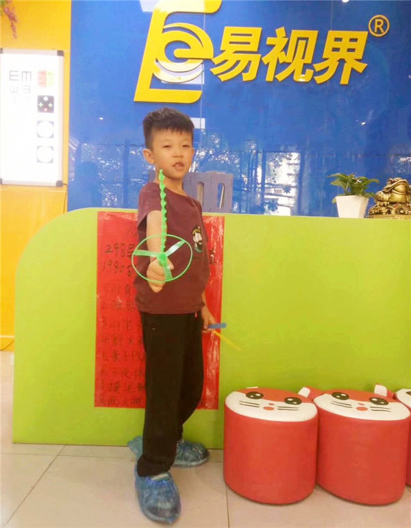 關愛兒童的視力健康 易視界人一直在行動