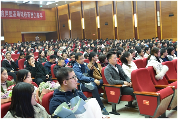 河南經(jīng)貿(mào)職業(yè)學(xué)院：&ldquo;私人訂制式&rdquo;創(chuàng)新人才供給新模式