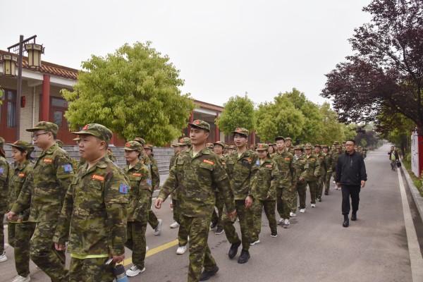 易視界精英們向著訓練場出發(fā)