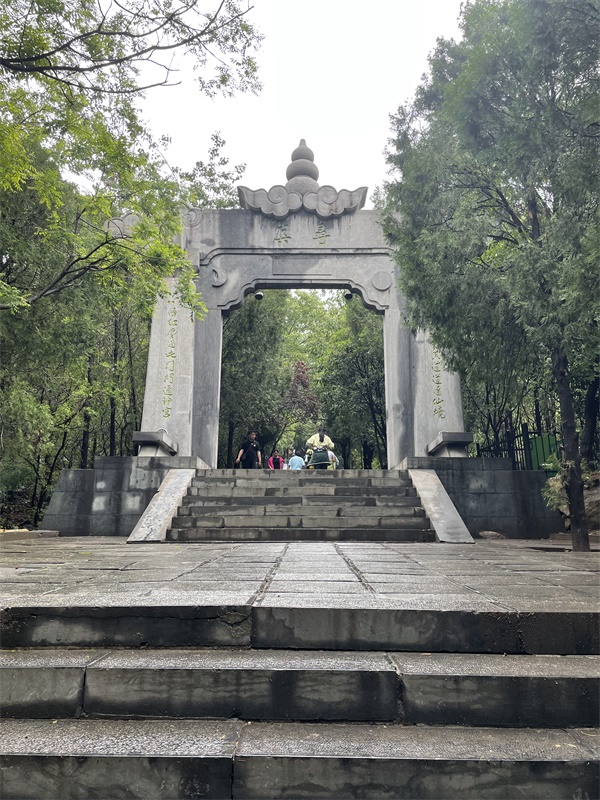 優(yōu)美的峻極峰風景