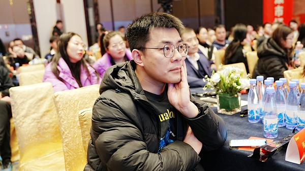 易視界17載感恩如光同行共同守護(hù)清晰視界客戶答謝會圖集