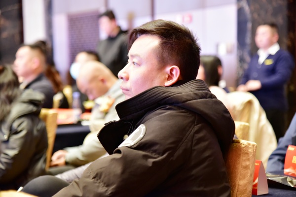 易視界17載感恩如光同行共同守護(hù)清晰視界客戶答謝會圖集