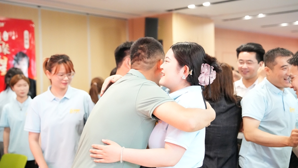 易視界2025年4月嘉獎(jiǎng)會(huì)暨5月啟動(dòng)大會(huì)精彩瞬間