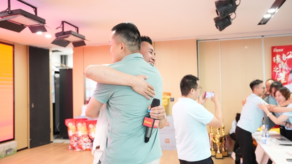 易視界2025年4月嘉獎(jiǎng)會(huì)暨5月啟動(dòng)大會(huì)精彩瞬間