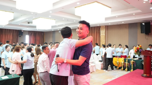 易視界2025年8月嘉獎(jiǎng)會(huì)暨9月啟動(dòng)大會(huì)精彩圖集