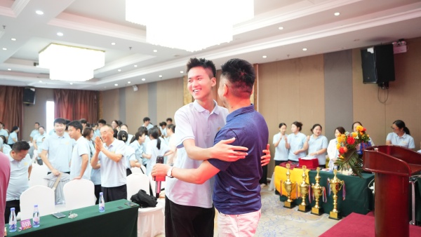 易視界2025年8月嘉獎(jiǎng)會(huì)暨9月啟動(dòng)大會(huì)精彩圖集