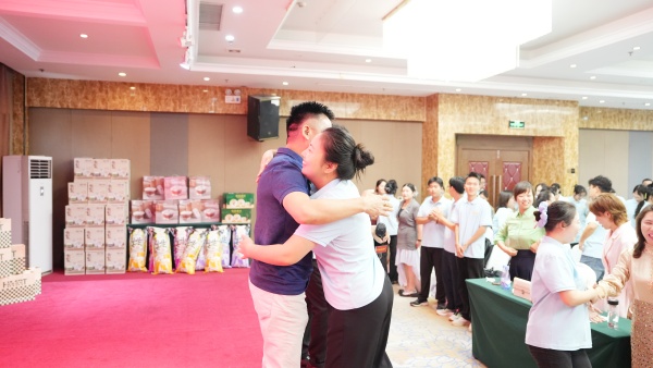 易視界2025年8月嘉獎(jiǎng)會(huì)暨9月啟動(dòng)大會(huì)精彩圖集