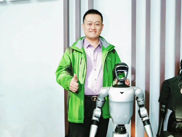 易視界品牌創(chuàng)始人走進杭州六小龍-宇樹科技