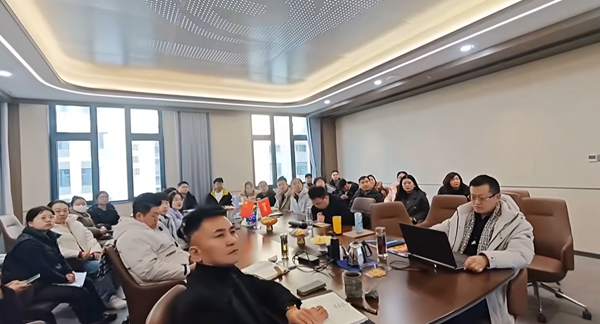 易視界月度管理層會(huì)議讓專(zhuān)業(yè)，更可及，讓光明，更持久