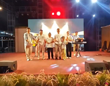 當團建的歡聲撞上生日的禮花，今日的雙倍驚喜屬于你！